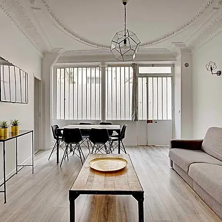 Magnificent - 2br/6p - Rochechouart Paris
